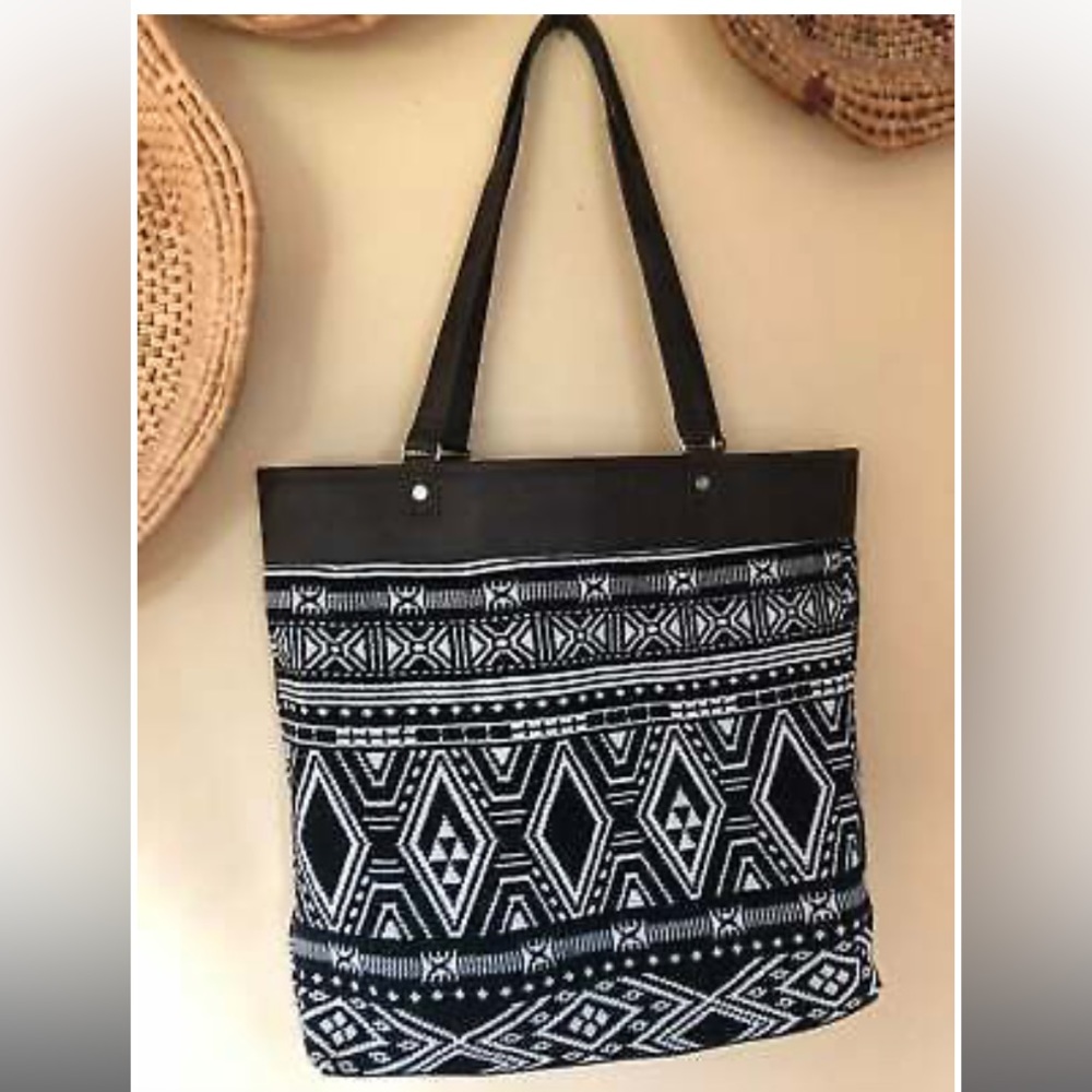 COPY - 31 Reversible tote in Rio weave